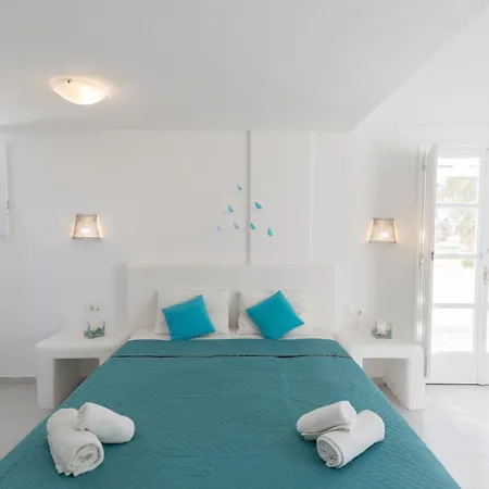 Blue Island Santorini ペリッサ