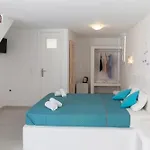 Blue Island Santorini Περίσσα