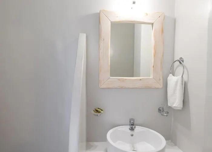 Blue Island Santorini Περίσσα