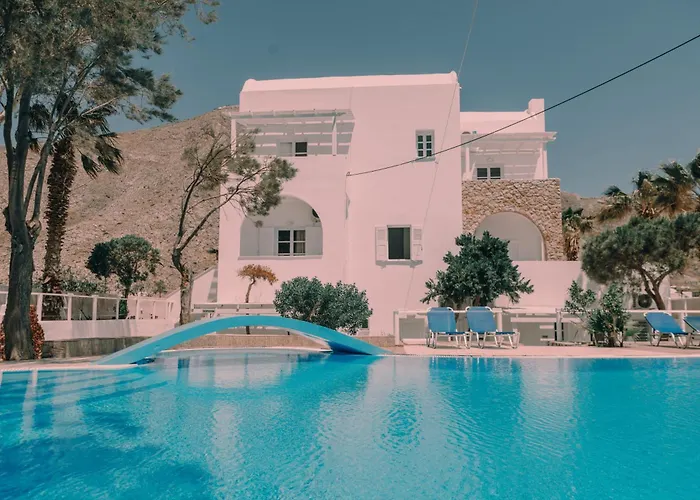 Blue Island Santorini Περίσσα