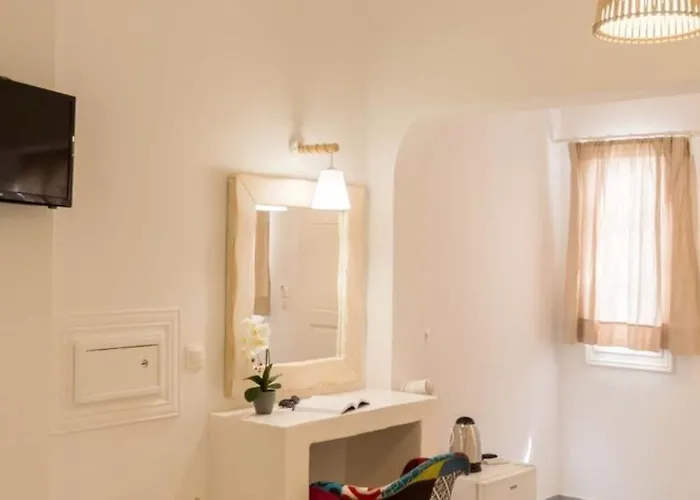 Blue Island Santorini Περίσσα