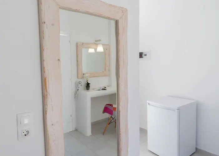 Blue Island Santorini Περίσσα