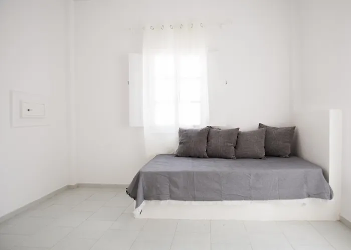 Blue Island Santorini Περίσσα