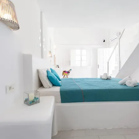 Blue Island Santorini فندق *