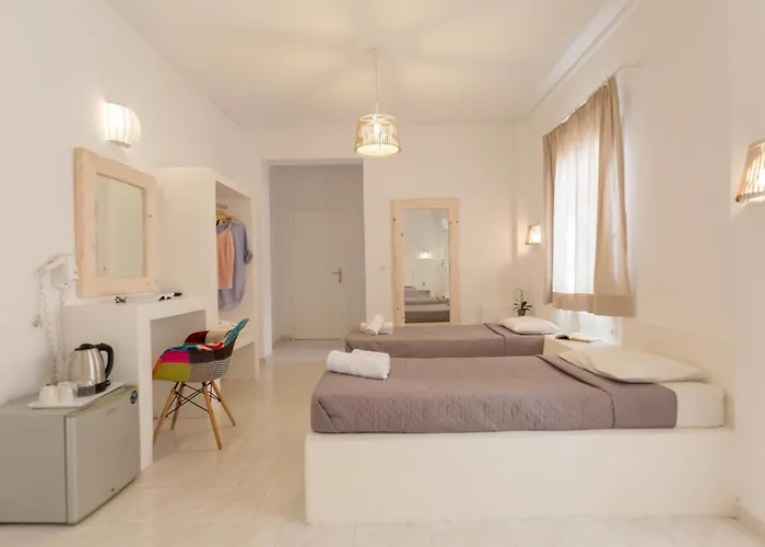 Blue Island Santorini ペリッサ