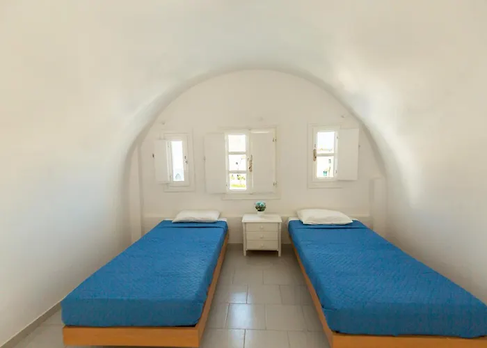 Blue Island Santorini * ペリッサ