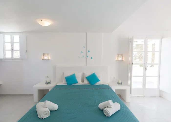 Blue Island Santorini ペリッサ