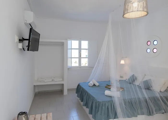 Blue Island Santorini * ペリッサ